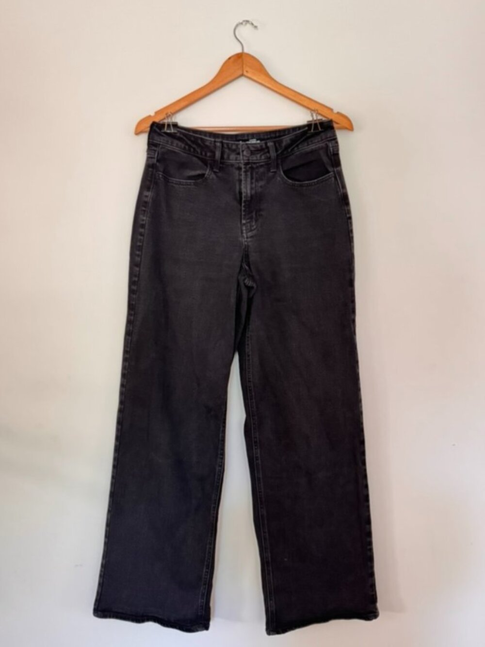 Old Navy "High-Rise Wow Wide Leg" jean